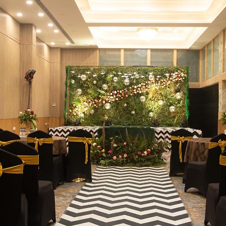 ホテル The Prominence Mussoorie Road デヘラードゥーン エクステリア 写真