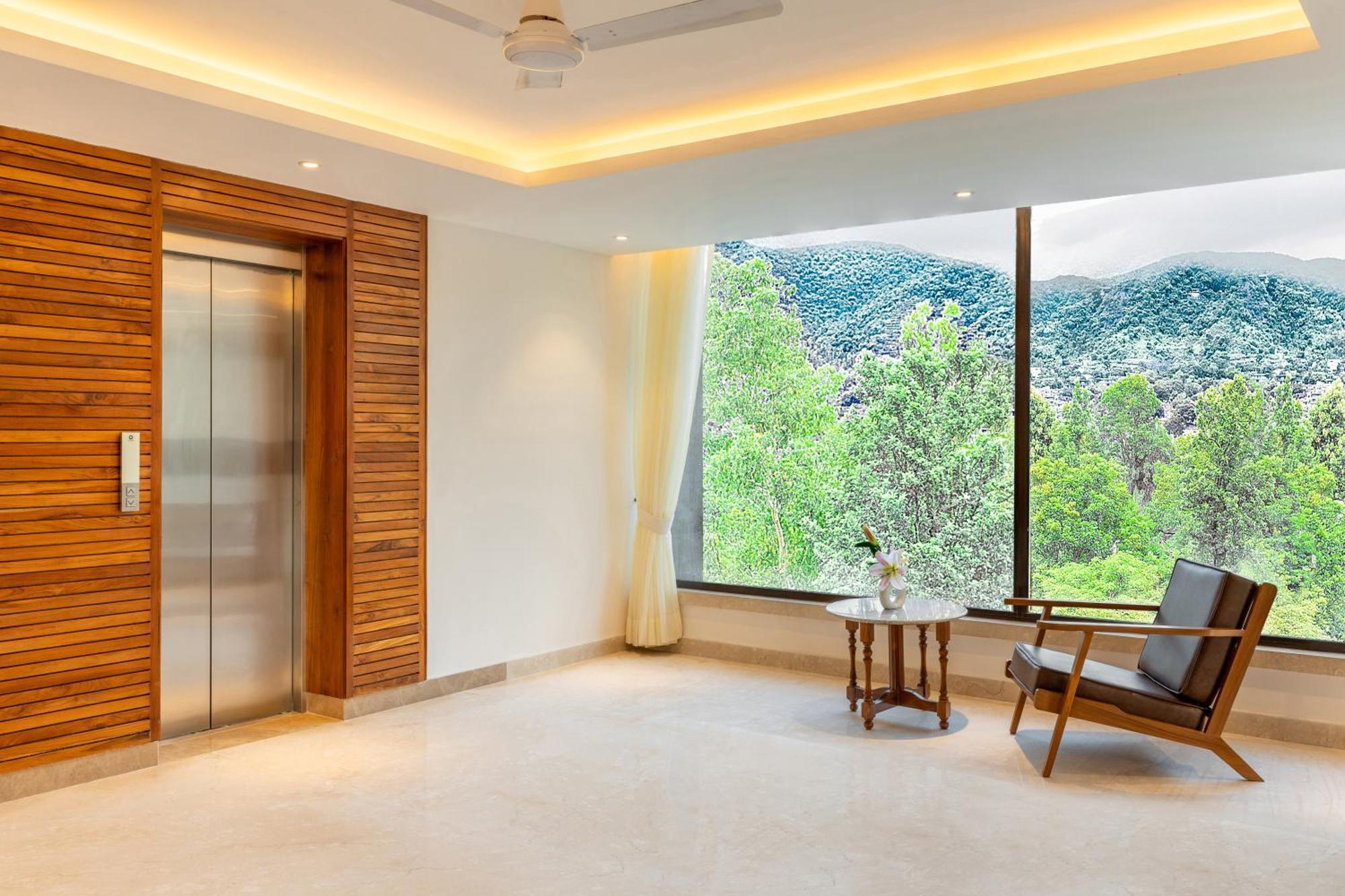 ホテル The Prominence Mussoorie Road デヘラードゥーン エクステリア 写真