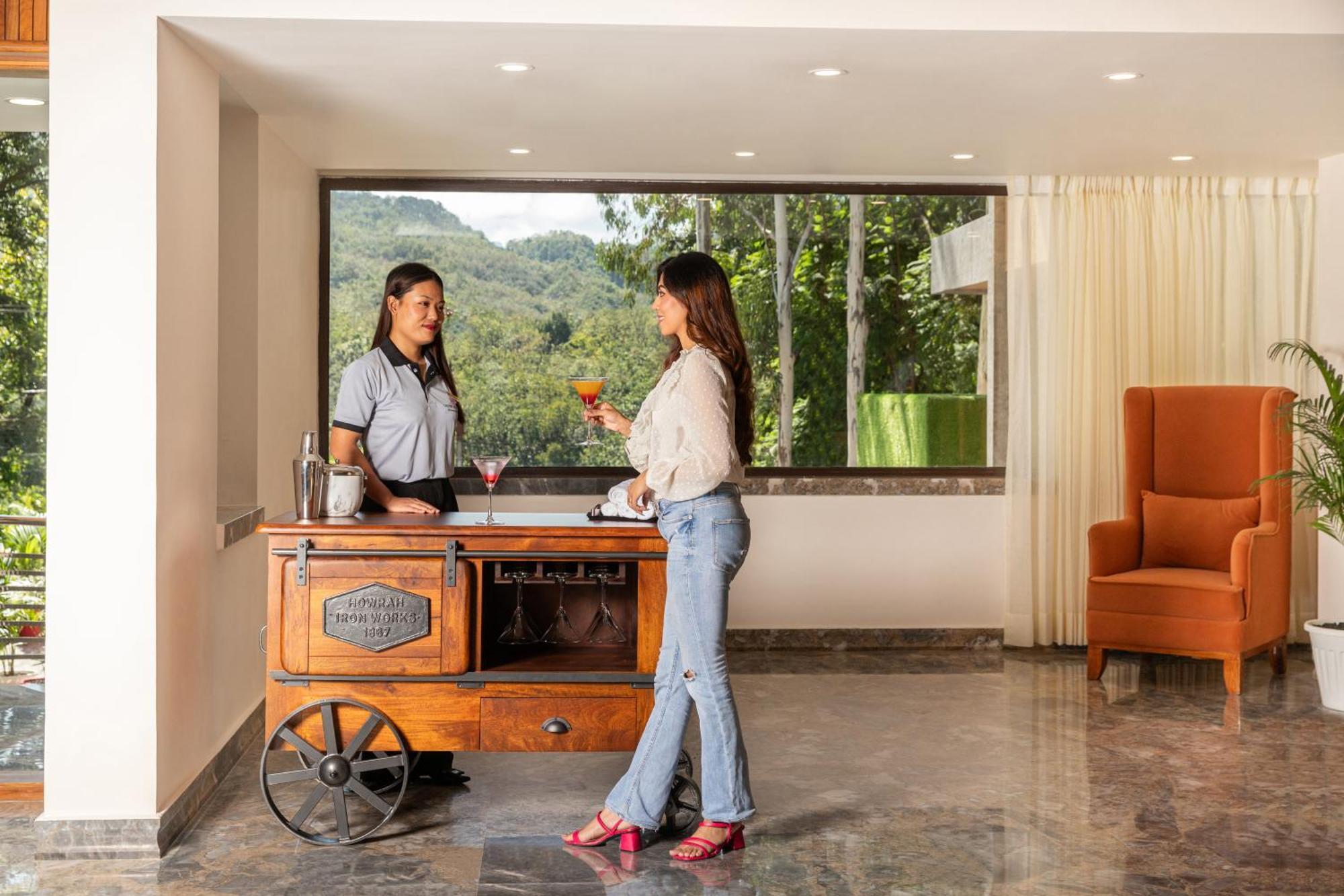 ホテル The Prominence Mussoorie Road デヘラードゥーン エクステリア 写真